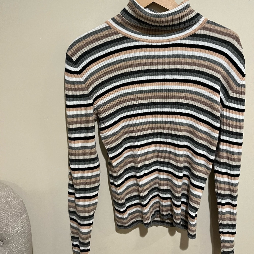 St. John’s Bay Turtleneck✨